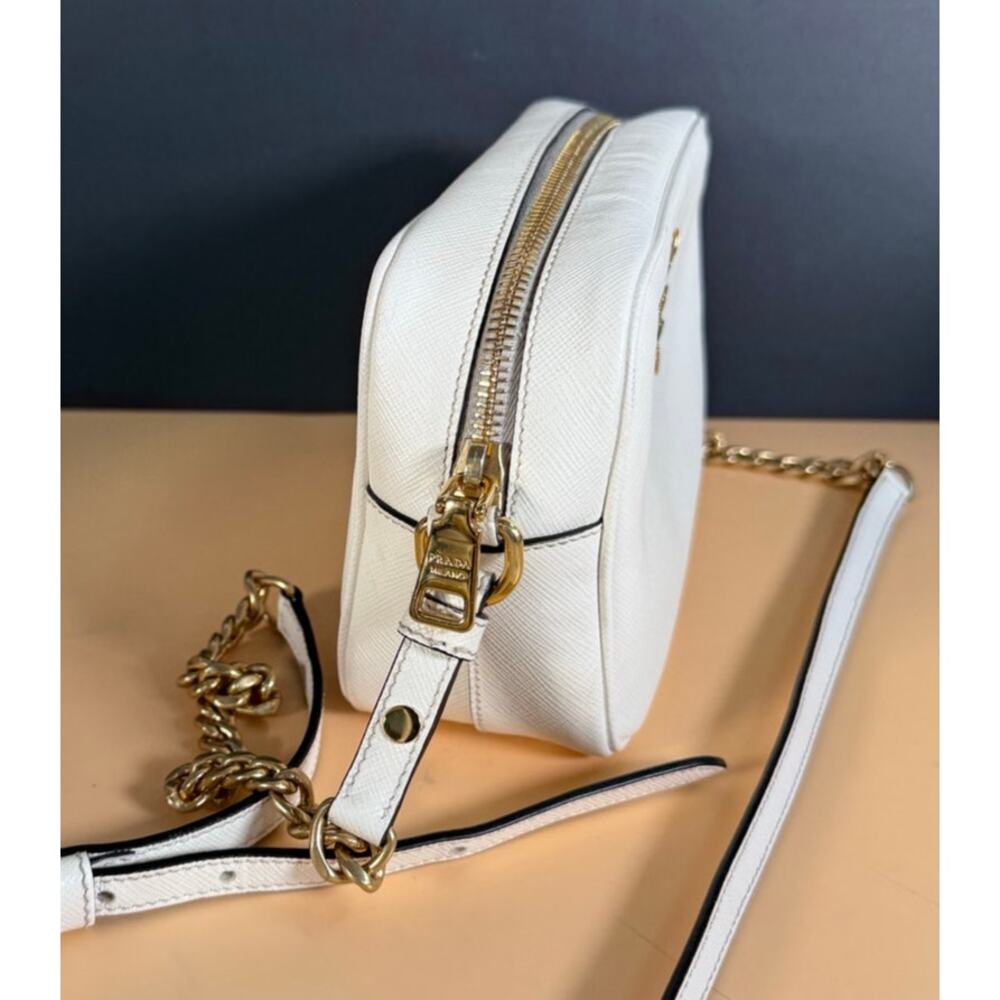 Prada White Vitello Crossbody Camera Bag IBH149 w/ Dust Bag MSRP $1500 - Picture 4 of 11